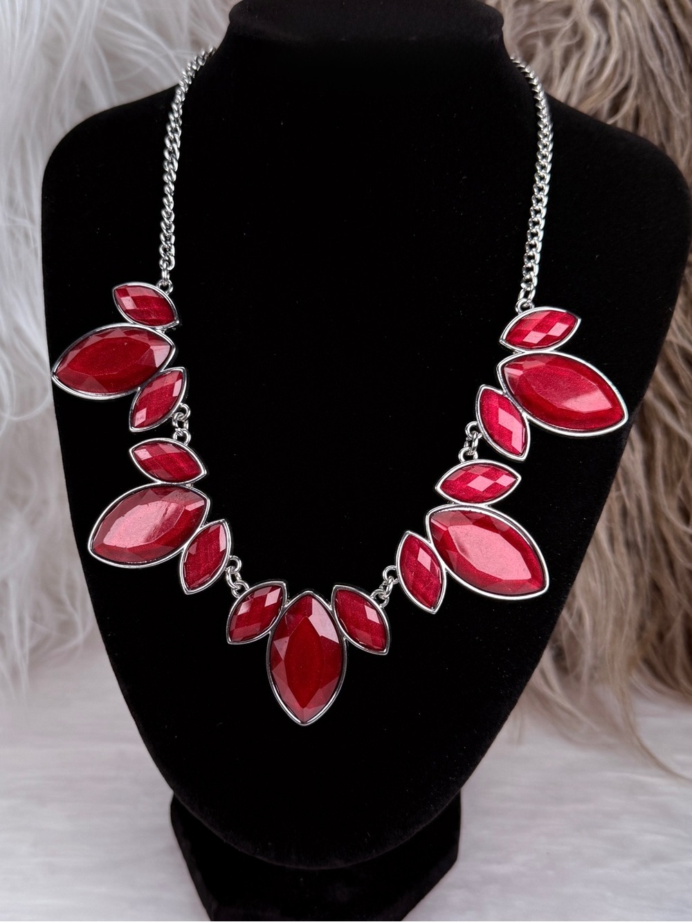 Vintage Red Faceted Statement Bib Necklace Silvertone Graduated Marquise Drops